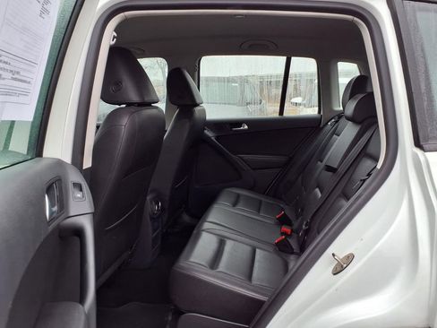 Used 2016 Volkswagen Tiguan S image 10