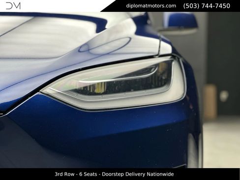 Used 2022 Tesla Model X Plaid image 12
