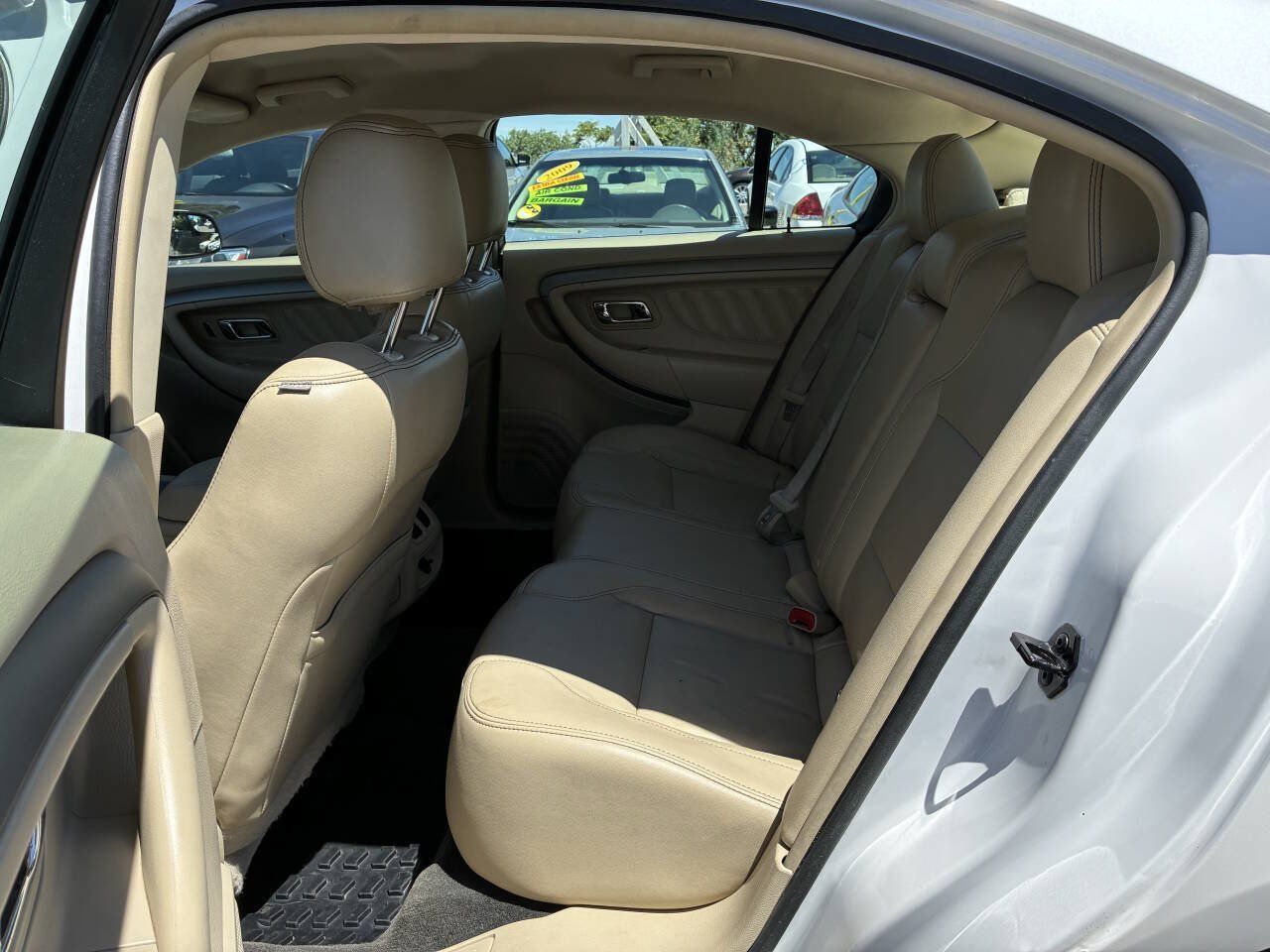 Used 2014 Ford Taurus SEL w/ Equipment Group 201A FWD image 4