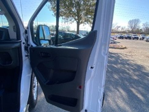 Used 2023 Ford Transit 350 XLT image 21