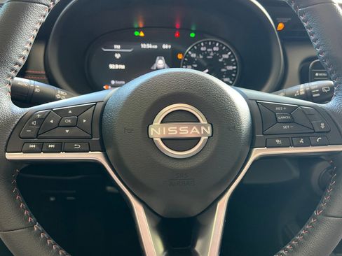 Used 2024 Nissan Kicks SR image 23