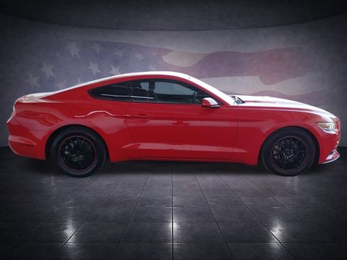 Used 2017 Ford Mustang Coupe RWD image 6