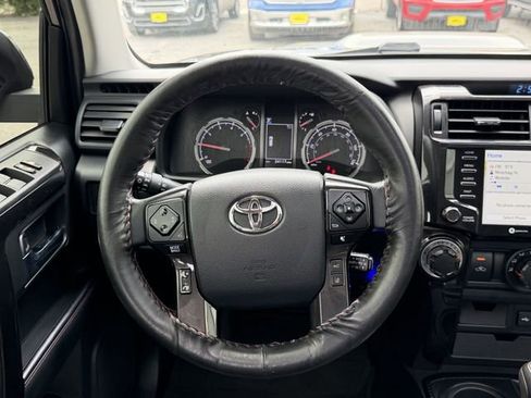 Used 2022 Toyota 4Runner TRD Off-Road Premium w/ Moonroof Package AWD/4WD image 20