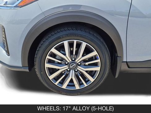 Used 2024 Nissan Kicks SV FWD image 11