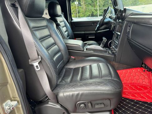 Used 2005 HUMMER H2 w/ Preferred Equipment Group AWD/4WD image 32