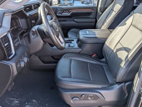 Used 2024 GMC Sierra 3500 Denali w/ Denali Reserve Package image 11