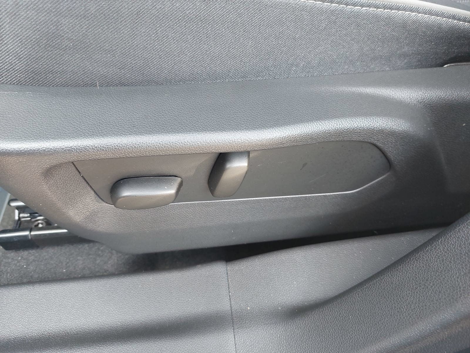 Used 2023 Buick Envision Avenir AWD/4WD image 29