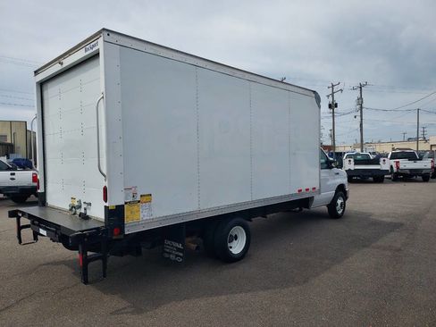 Used 2022 Ford E-450 and Econoline 450 Super Duty w/ Power Windows & Locks Group image 4