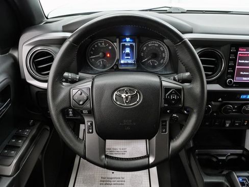 Used 2022 Toyota Tacoma TRD Off-Road w/ Technology Package AWD/4WD image 21