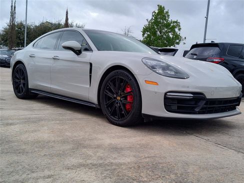 Used 2019 Porsche Panamera GTS image 8