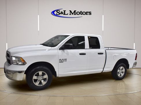 Certified 2024 RAM 1500 Classic SLT AWD/4WD image 3