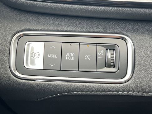 New 2026 Buick Enclave Avenir w/ LPO, All-Weather Package image 11