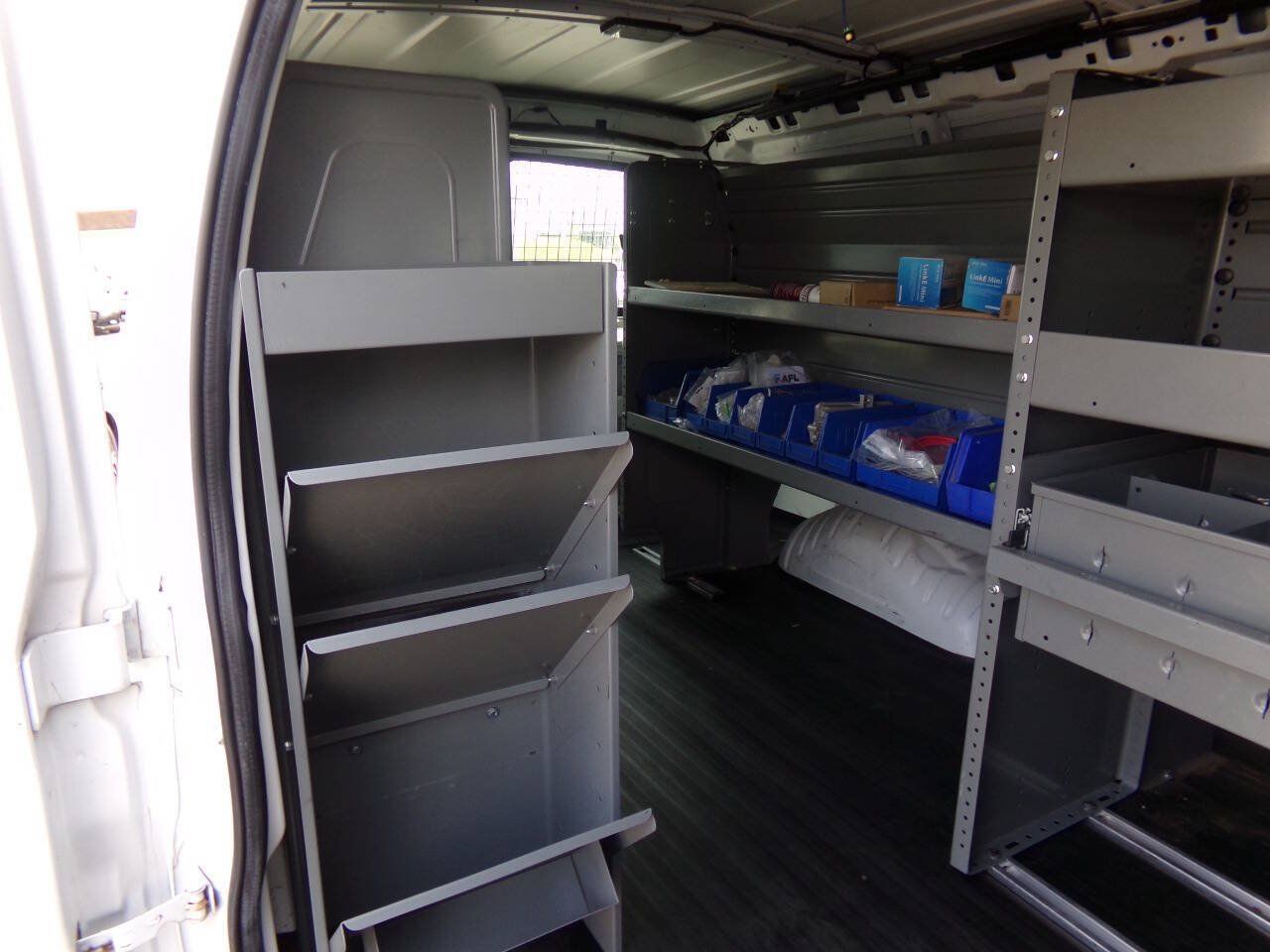 Used 2015 Chevrolet Express 2500 RWD image 22