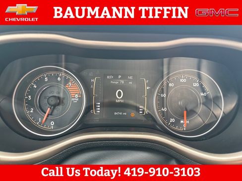 Used 2016 Jeep Cherokee Latitude w/ Comfort & Convenience Group AWD/4WD image 9