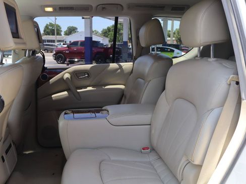Used 2016 INFINITI QX80 4WD w/ Deluxe Technology Package image 21