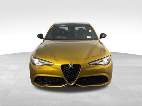 Used 2023 Alfa Romeo Giulia Veloce RWD image 10