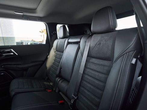 New 2026 Mitsubishi Outlander AWD image 35