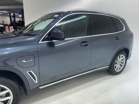 Used 2022 BMW X5 xDrive45e image 4