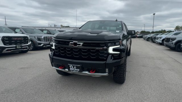 Used 2024 Chevrolet Silverado 1500 ZR2 w/ Technology Package AWD/4WD image 4