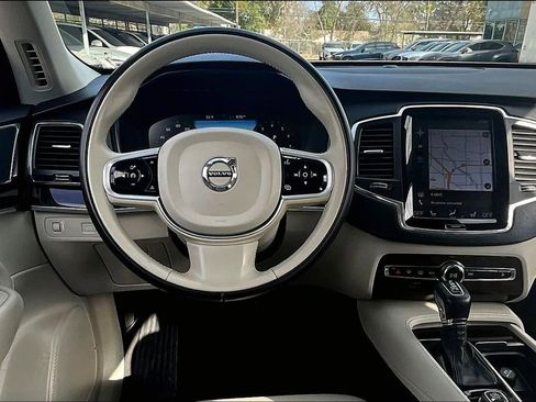 Used 2019 Volvo XC90 T6 Momentum w/ Protection Package Premier image 8