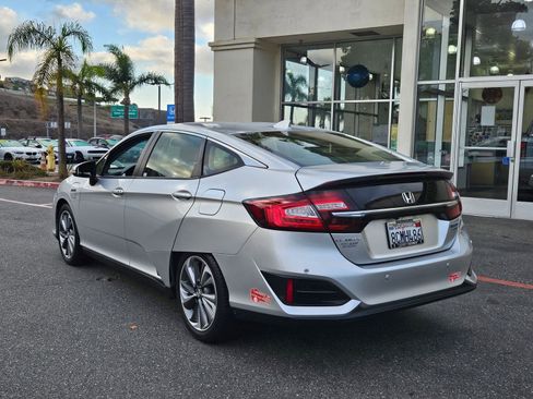 Used 2018 Honda Clarity Touring image 3
