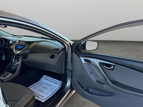 Used 2012 Hyundai Elantra GLS w/ Preferred Pkg 3 FWD image 19