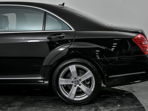 Used 2010 Mercedes-Benz S 550 4MATIC image 7