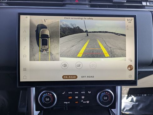 Used 2023 Land Rover Range Rover SE image 15