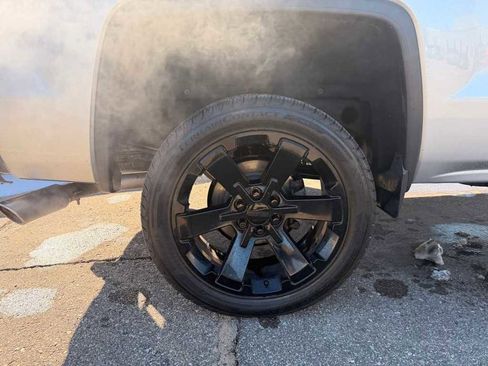 Used 2019 GMC Sierra 1500 SLE w/ SLE Value Package image 26