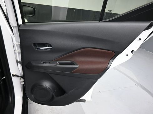 Used 2022 Nissan Kicks SR image 33