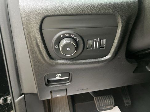 Certified 2022 Jeep Grand Cherokee Limited image 14