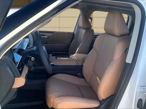 New 2026 INFINITI QX80 Luxe image 25