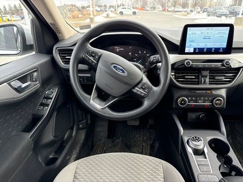 Used 2020 Ford Escape SE image 13