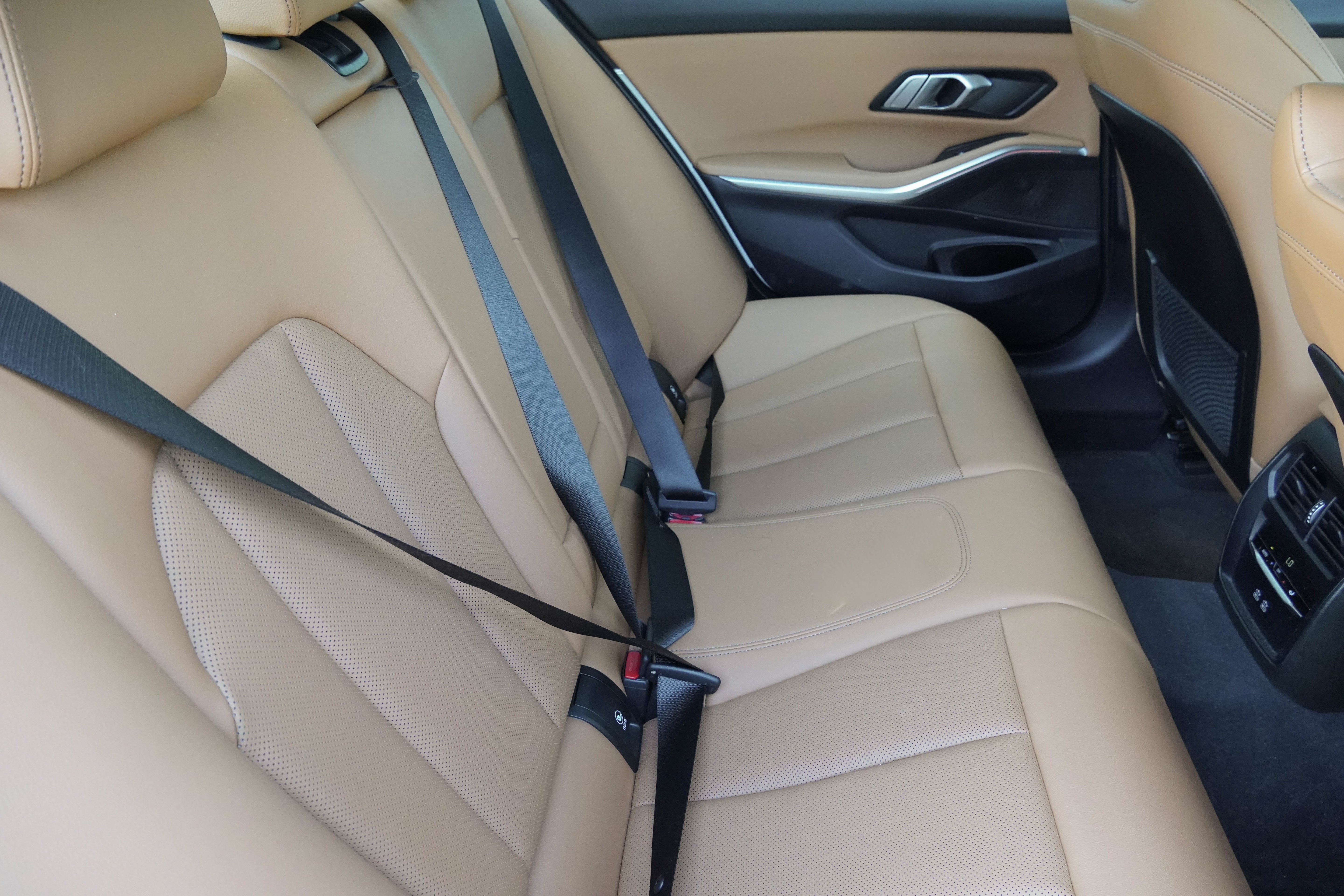 Certified 2023 BMW 330i xDrive Sedan w/ Premium Package AWD/4WD image 33