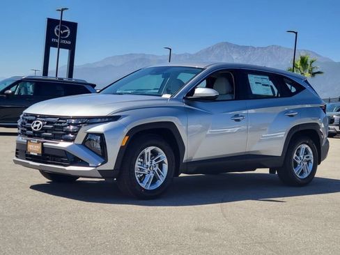 New 2026 Hyundai Tucson SE w/ Tow & Go Package FWD image 2