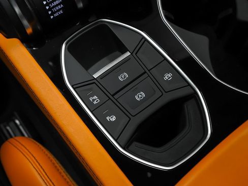 Used 2022 Lamborghini Urus AWD/4WD image 56