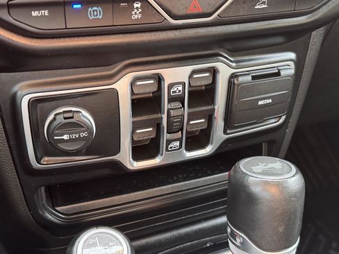 Used 2023 Jeep Wrangler Sahara w/ Cold Weather Group image 16