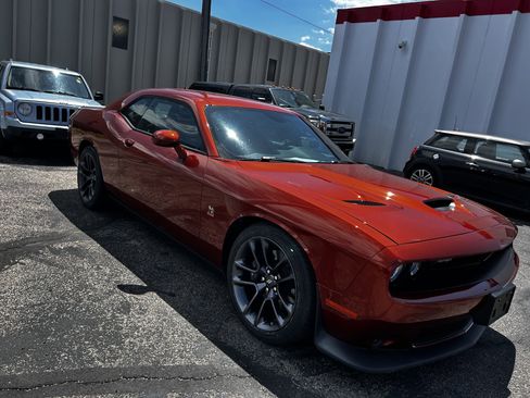 Used 2021 Dodge Challenger R/T Scat Pack w/ Driver Convenience Group RWD image 6
