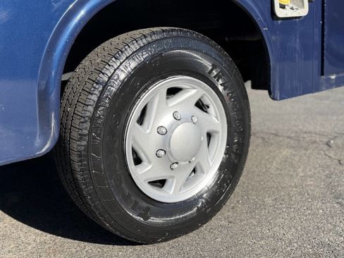 Used 2015 Ford E-350 and Econoline 350 Super Duty w/ Power Windows & Locks Group image 14