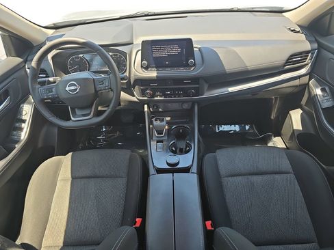 Used 2025 Nissan Rogue SV AWD/4WD image 9