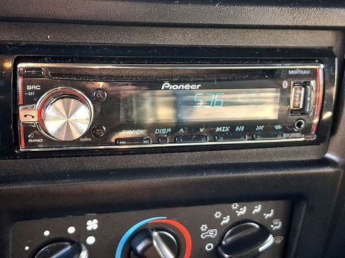 Used 1999 Jeep Wrangler SE image 16