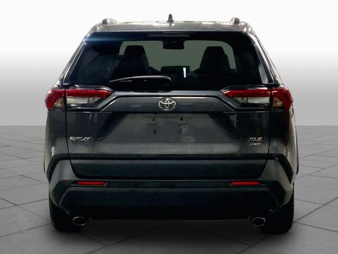Used 2025 Toyota RAV4 XLE AWD/4WD image 5
