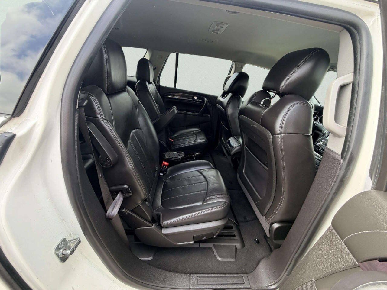 Used 2015 Buick Enclave Premium FWD image 23