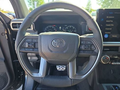 Used 2025 Toyota Tacoma TRD Sport AWD/4WD image 18