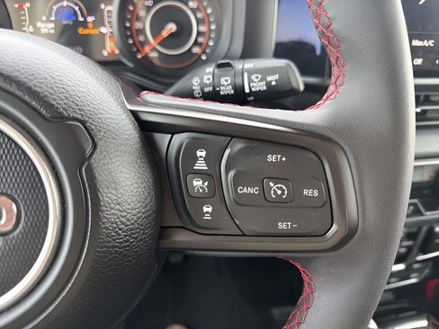 Used 2024 Jeep Wrangler Unlimited Rubicon image 23