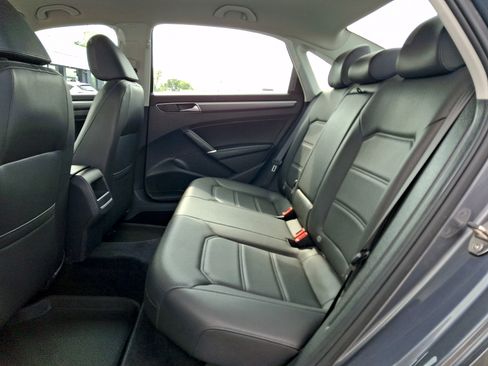 Used 2018 Volkswagen Passat 2.0T S FWD image 11