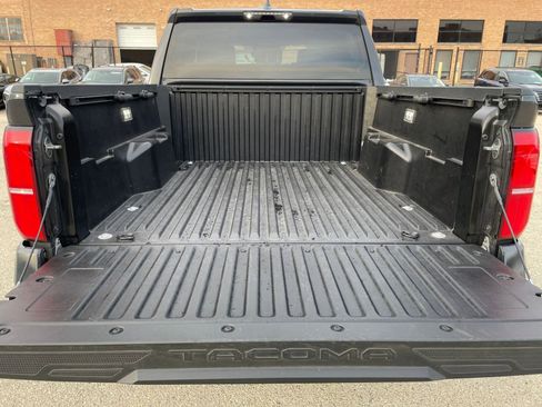 Used 2025 Toyota Tacoma TRD Off-Road image 30