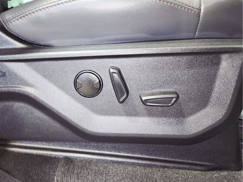 Used 2025 Ford Expedition Active image 33