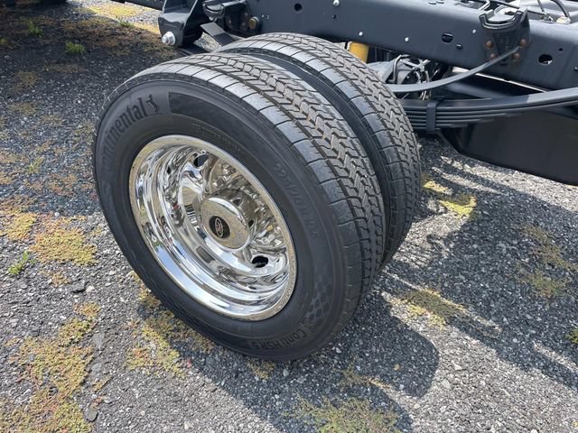 New 2026 Ford F550 4x4 Regular Cab Super Duty image 4