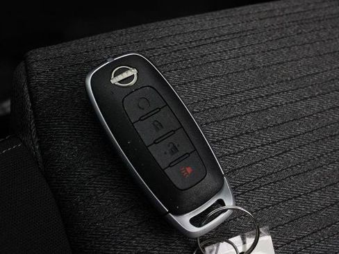 Certified 2023 Nissan Rogue SV FWD image 30